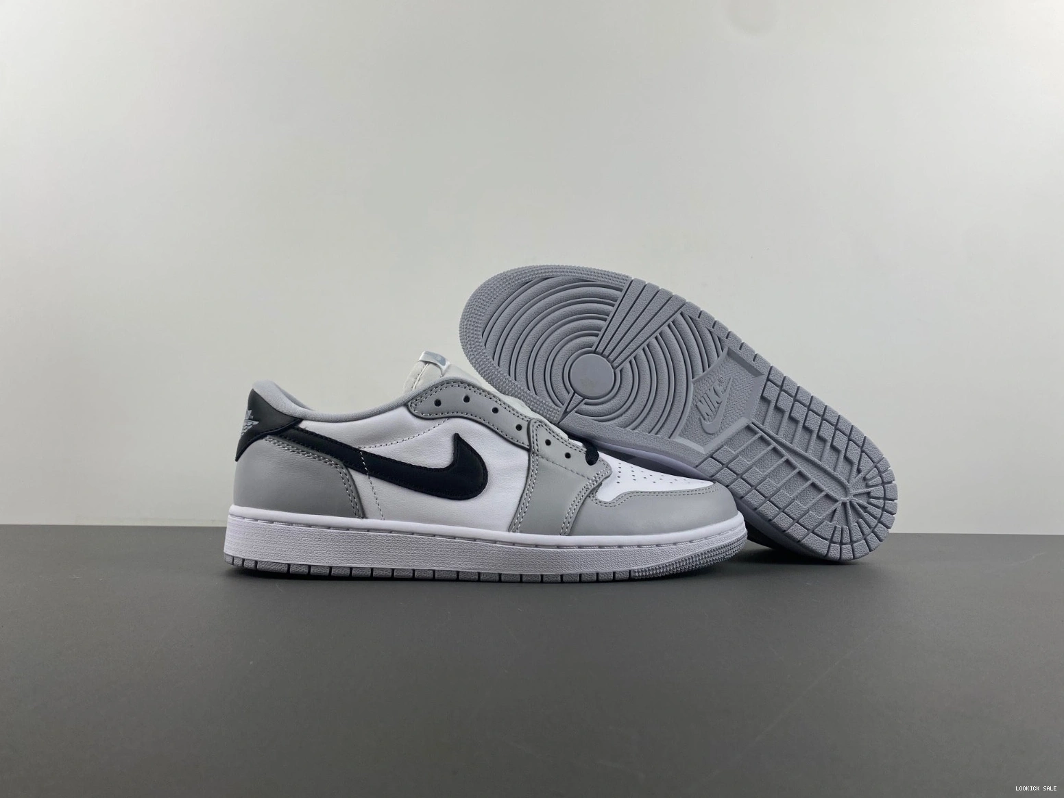 Rep Air 1  CZ0790-110 Jordan Low OG Barons 0516